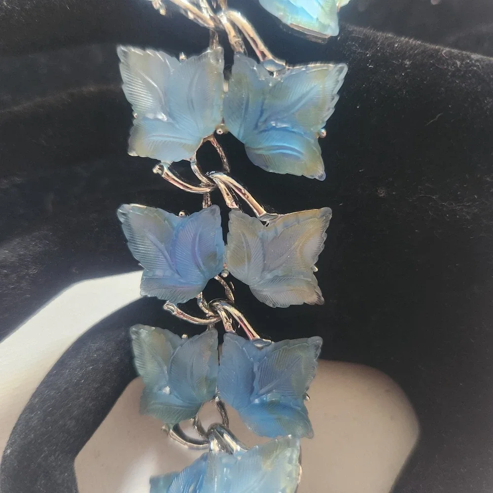 Vintage Carved Frosted Blue‎ thermostat Link Bracelet Silver Tone Botanical